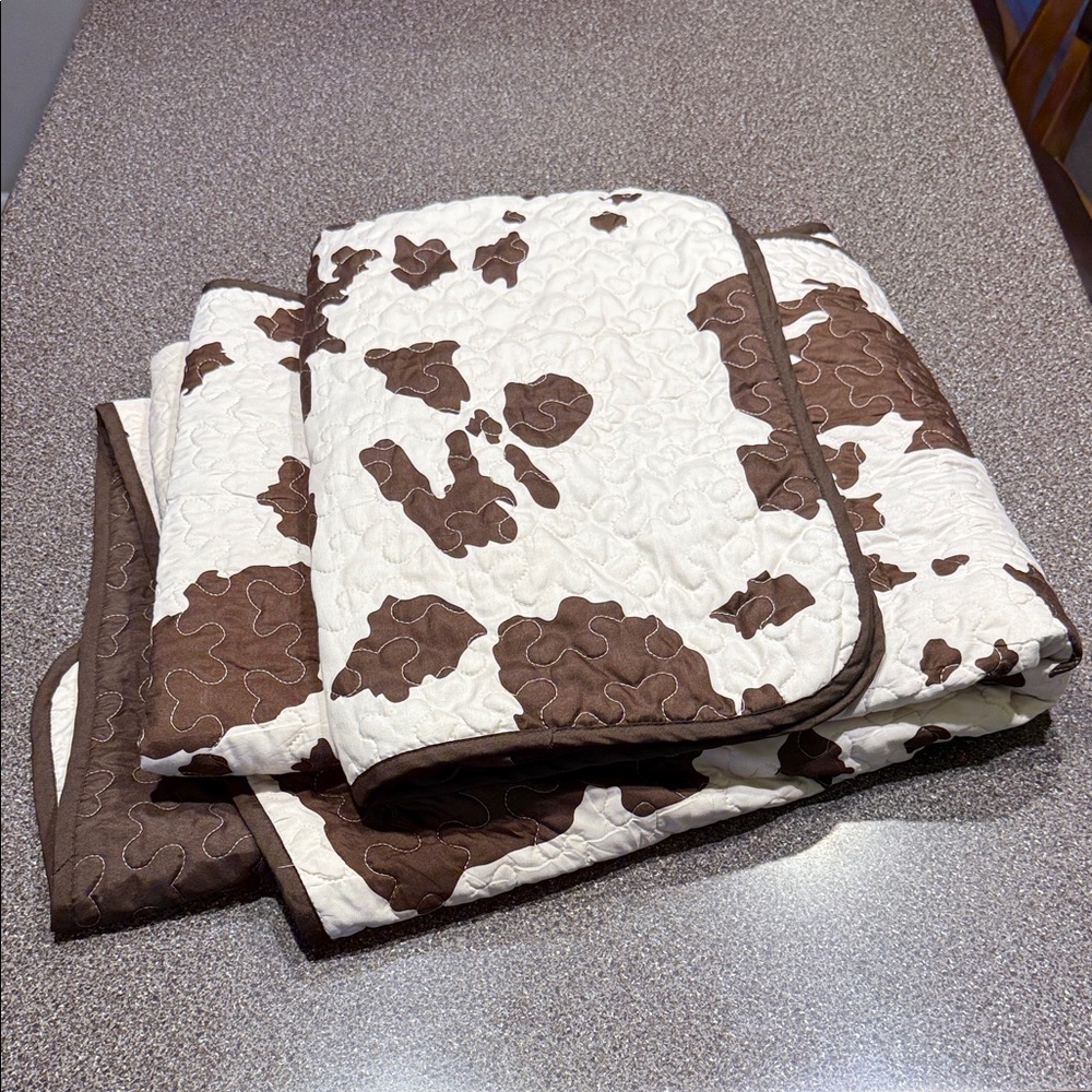Hobby Lobby Brown and Cream Cow Print Quilt - Picture 2 of 4